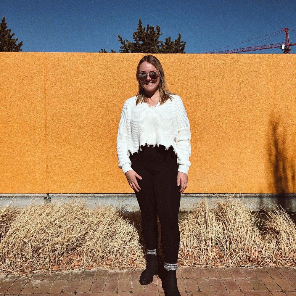 Cropped Fringe Sweater - Picture 4 of 4
